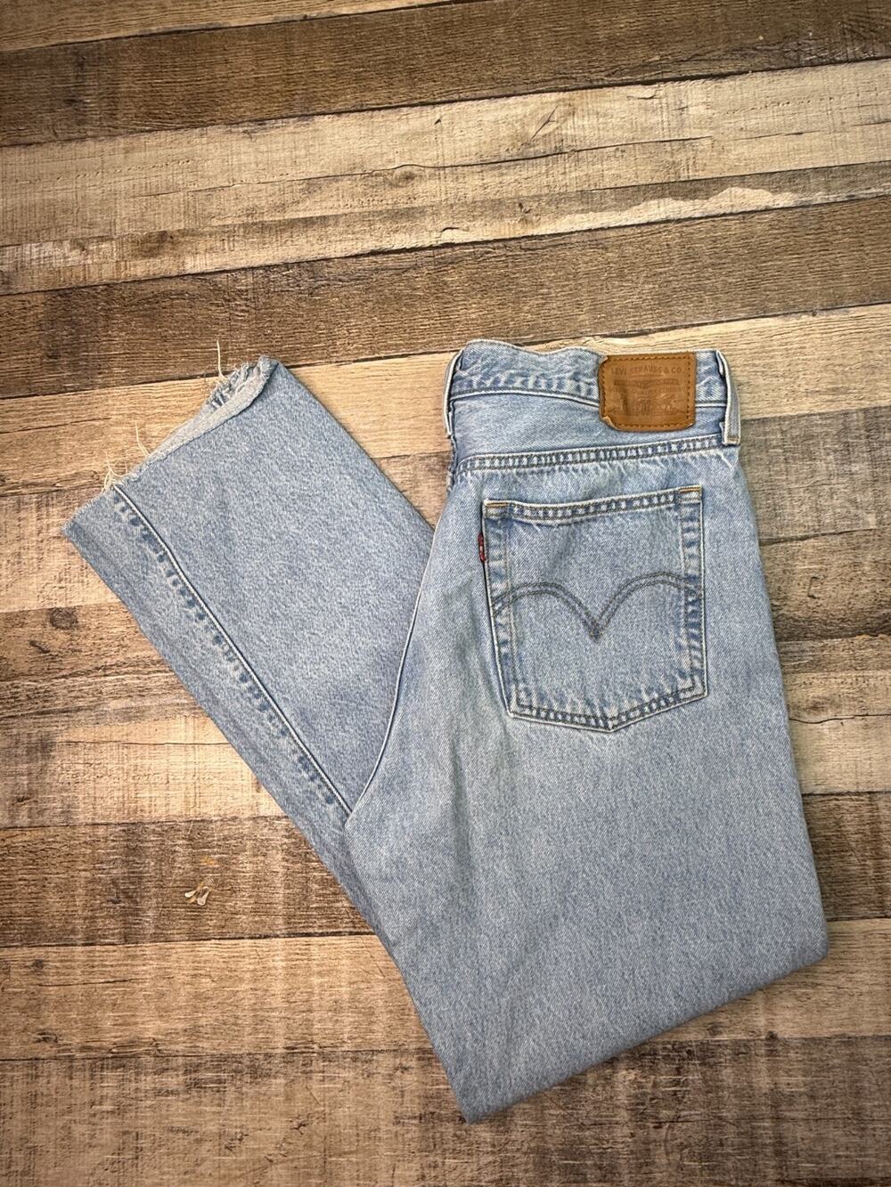 Levi's Jeans Women 31 Light Blue Wedgie Straight High Rise Button Fly Denim